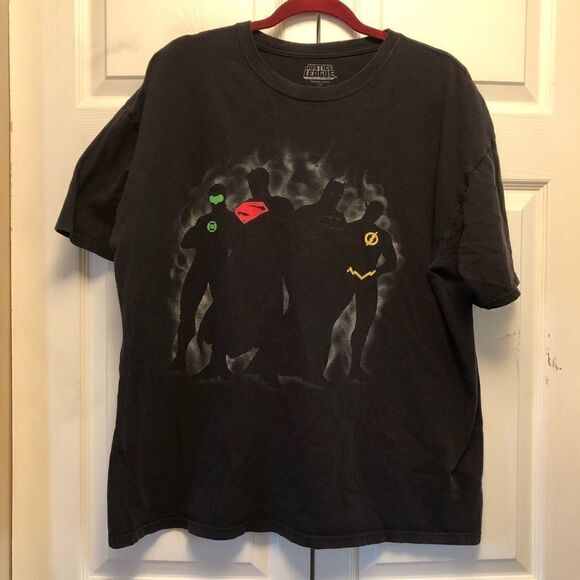 Justice League T-Shirt  - Picture 1 of 6